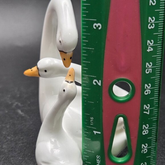 Vintage Royal Ascot Family Figurine Mother Swan & Baby Swans Cygnets Bone China - Picture 10 of 12